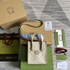 구찌 GUCCI 인터로킹 G 미니 토트 백