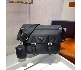 프라다 PRADA 포코노 나일론 버클 메신저 백