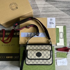 구찌 GUCCI 인터로킹 메신저백