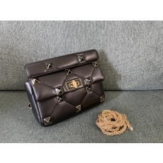 발렌티노 VALENTINO 가라바니 로만 스터드 숄더백