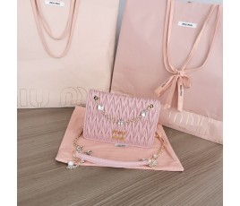 미우미우 MIUMIU 마테라쎄 크리스탈 숄더백