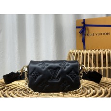 루이비통 LV Wallet on Strap 월릿 온 스트랩 숄더 백