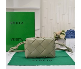 [BOTTEGA VENETA-보테가 베네타] 보테가베네타 미니 루프 카메라백